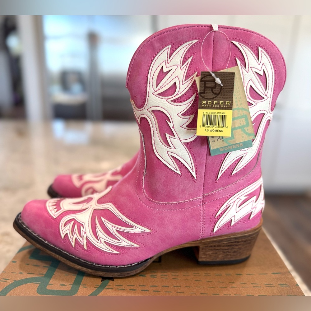 Roper Fuchsia Pink Boots with White Embroidery NWT - Picture 6 of 7